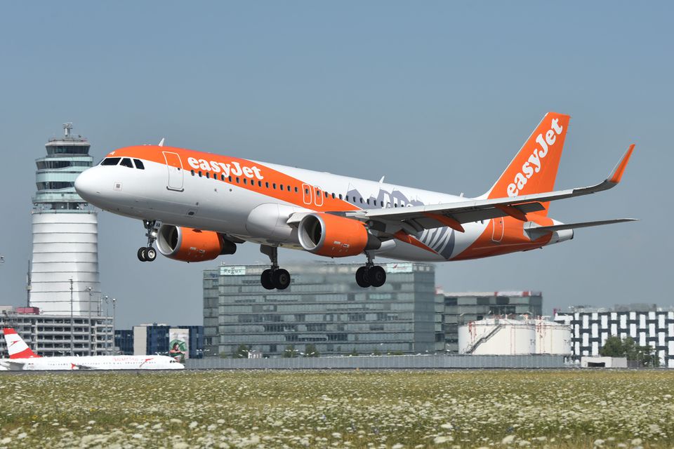 EasyJet-59d514fa685fbe00113048ee.jpg