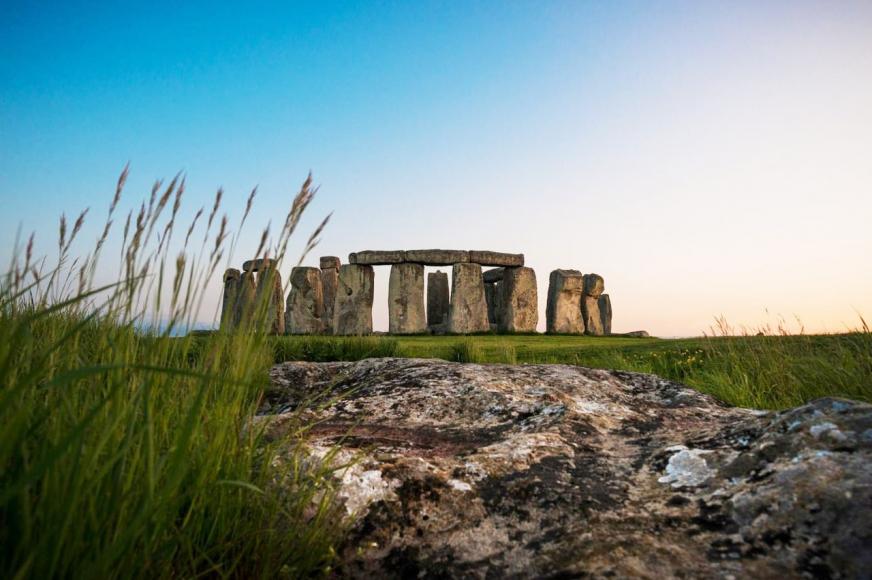 8.-Stonehenge-Amesbury-United-Kingdom-872x580.jpg