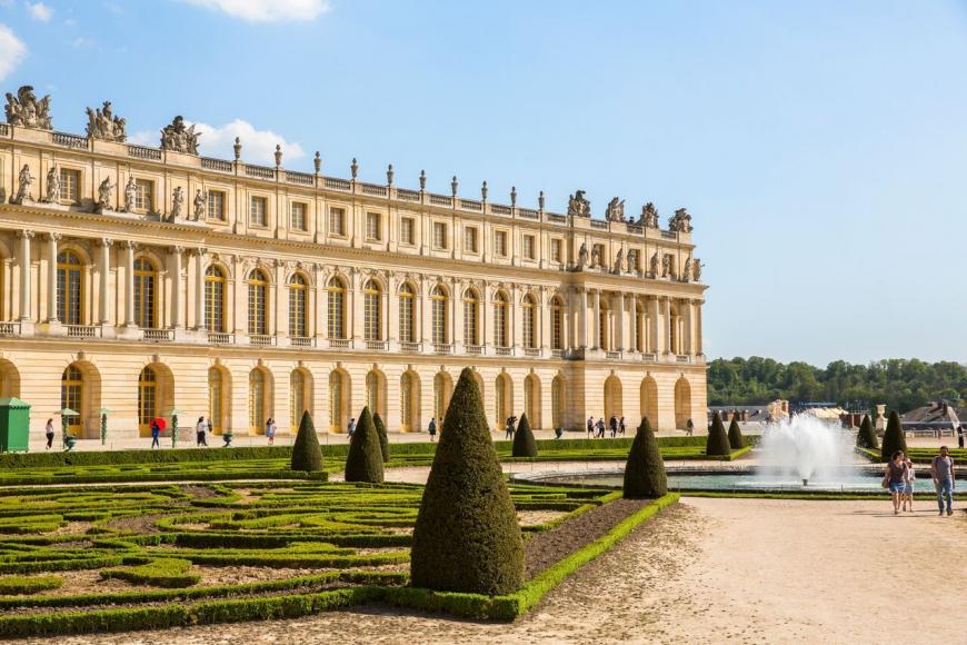 9.-Palace-of-Versailles-Versailles-France-870x580.jpg