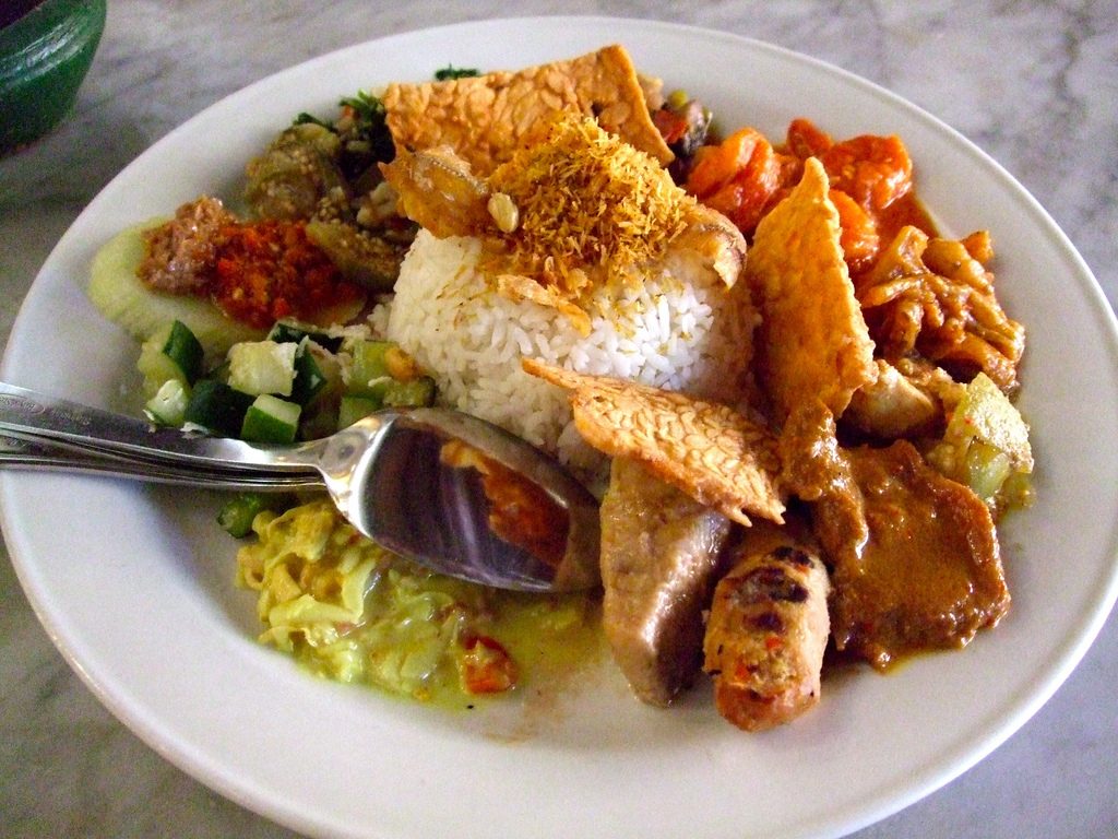 %D9%85%D8%B7%D8%B9%D9%85-Made%E2%80%99s-Warung-1024x768.jpg