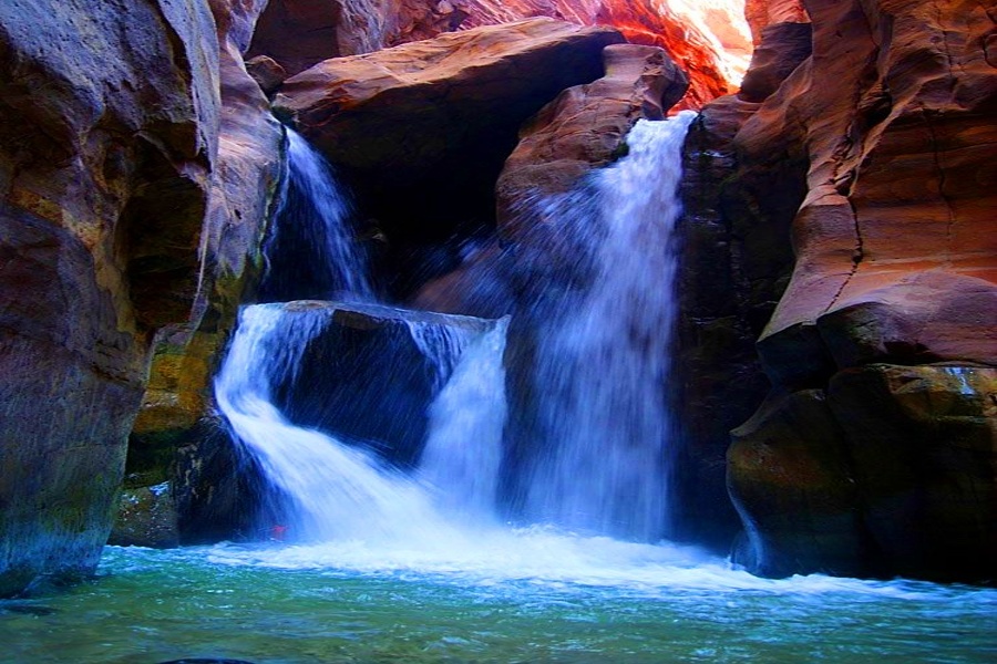 wadi-al-mujib-canyon-Jordan.jpg