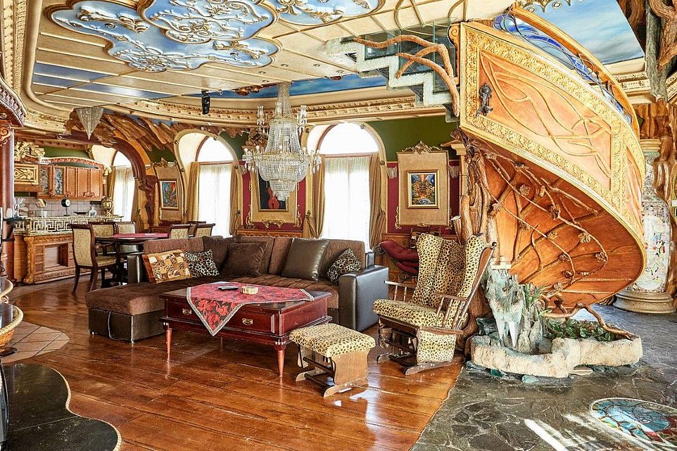 dor-Dali-and-Gaudi-inspired-apartment-in-Macedonia.jpg