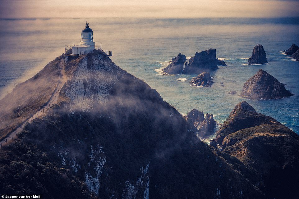 Nugget-Point-Lighthouse.jpg