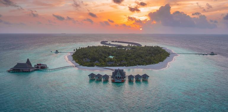 Anantara-Kihavah-Aerial-View-770x380.jpg