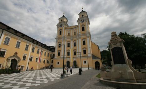 mondsee.town2Michaels_Church_Mondsee.jpg