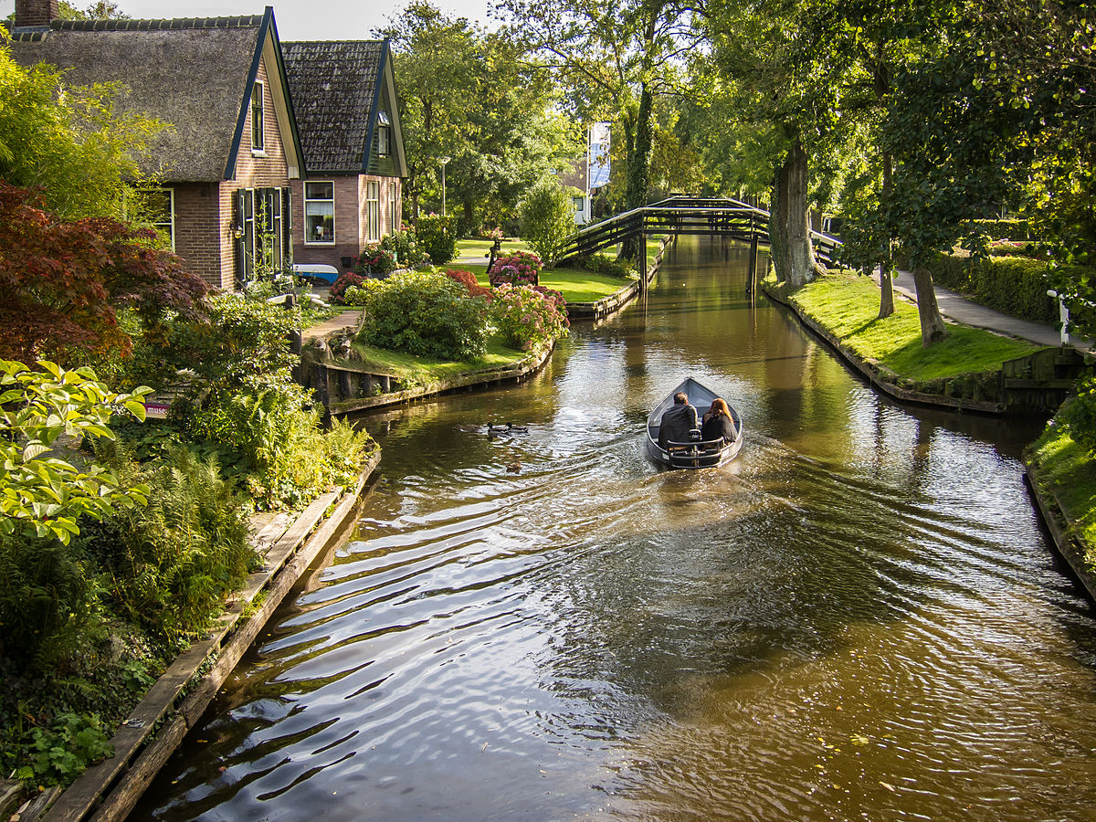 Giethoorn_Netherlands_flckr05.jpg