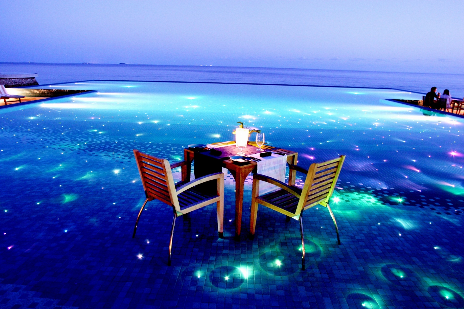 en-fushi-resort-in-the-maldives-destination_dining.jpg