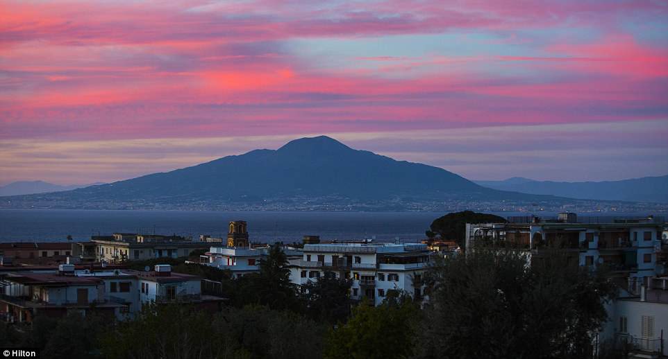 Mount-Vesuvius.jpg