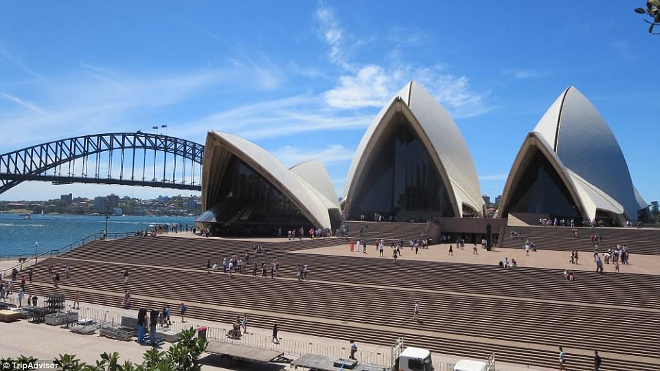 _the_number_one_landmark_in_Aust-a-7_1526979311499.jpg