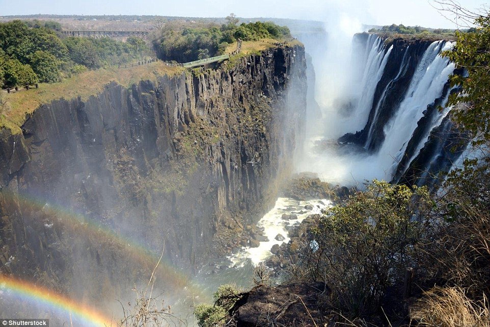 Falls_in_south_Africa_with_a_r-a-105_1518791209544.jpg