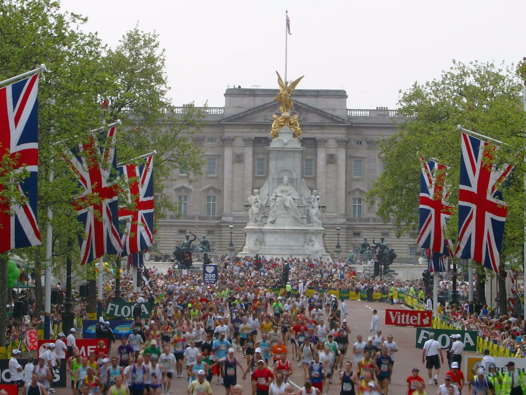 1-buckingham-palace-london.jpg