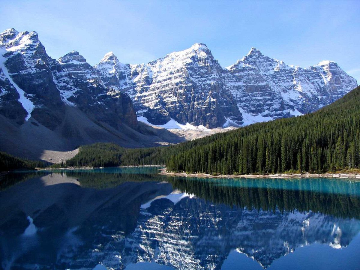 oraine-lake-makes-for-an-especially-dramatic-vista.jpg