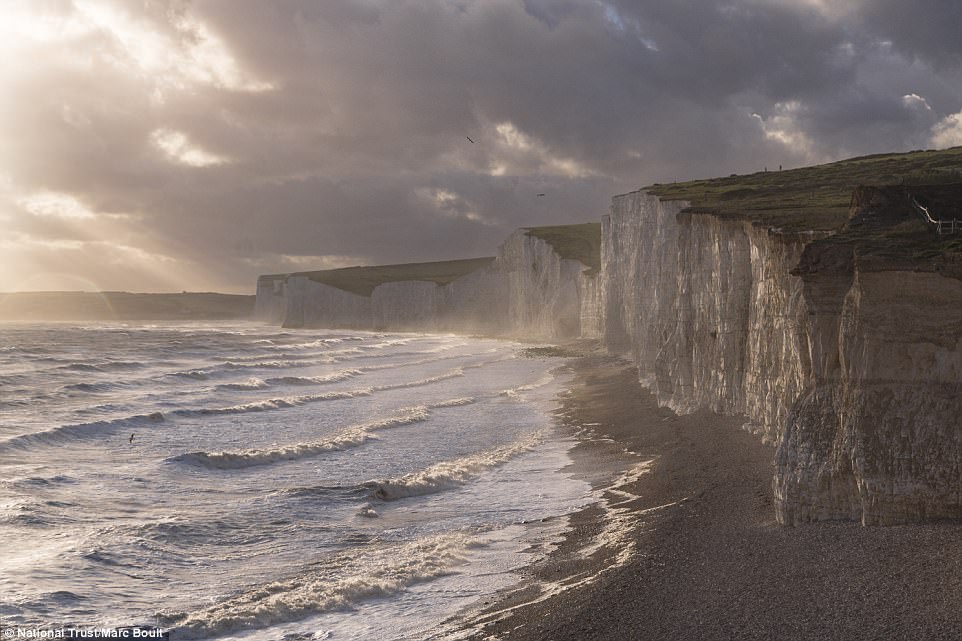 and_the_Seven_Sisters_is_the_q-a-316_1509727391177.jpg