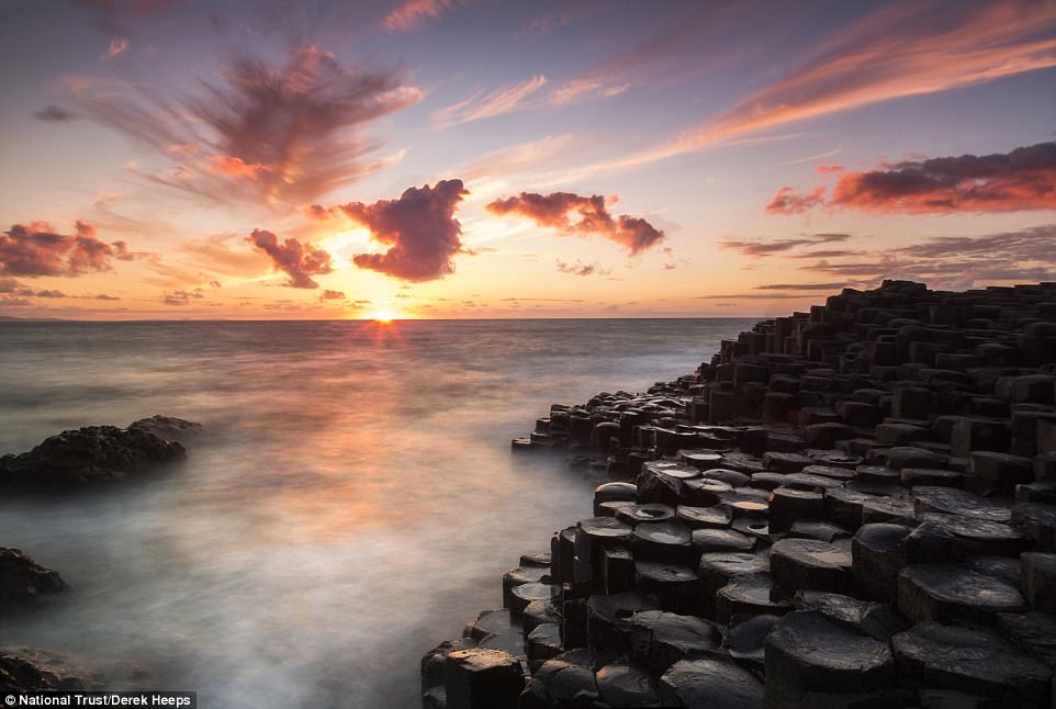 us_Giant_s_Causeway_in_Northern-a-15_1509731346613.jpg