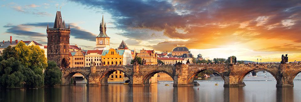 Prague-will-instantly-ignite-the-passion-from-within-you-and-your-loved-one.jpg