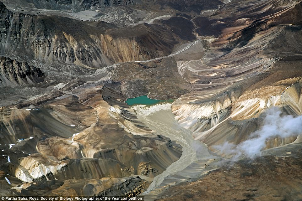 reen_glacial_lake_while_flying_-a-17_1507562979005.jpg