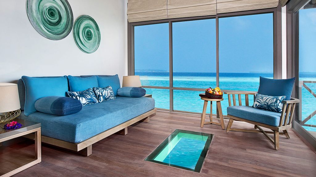 05608-JA-Manafaru-Water-Villa-glass-panelled-floor.jpg