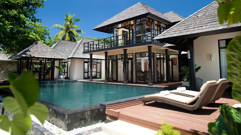 005608-JA-Manafaru-Two-Bedroom-Royal-Island-Suite.jpg