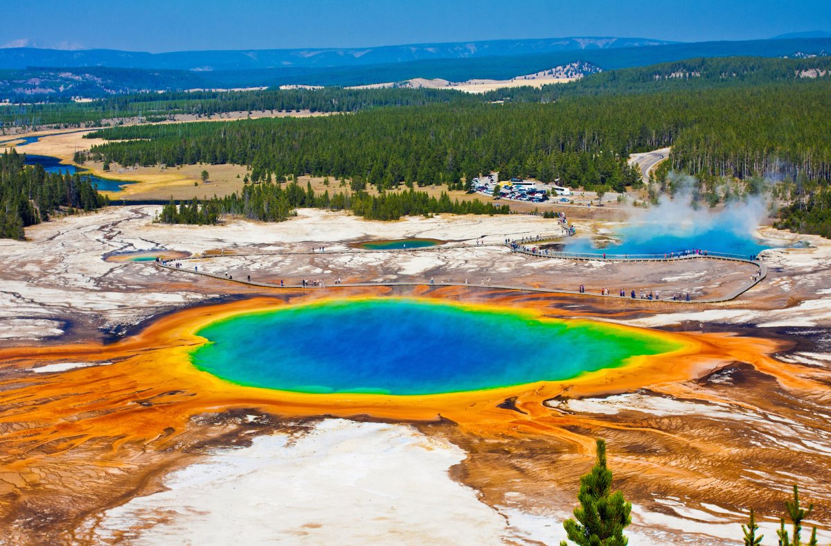 yellowstone-national-park-wyoming-usa.jpg