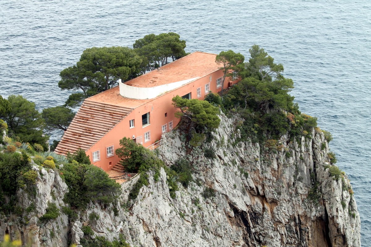 casa-malaparte-in-capri-italy.jpg