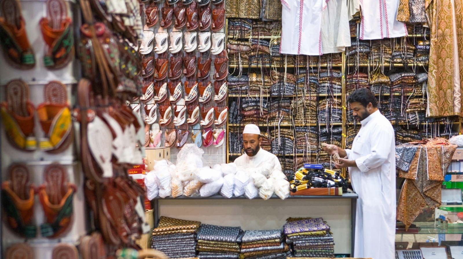 Al-Bathaa-souq-1635x915.jpg