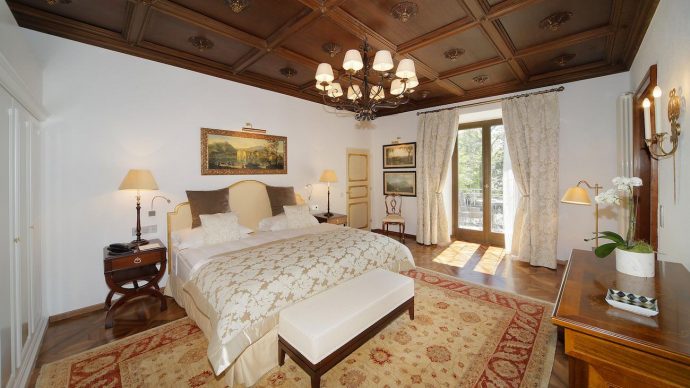 Palace-Merano-bedroom-690x388.jpg