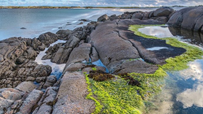 g-landscape-of-the-connemara-national-park-690x388.jpg