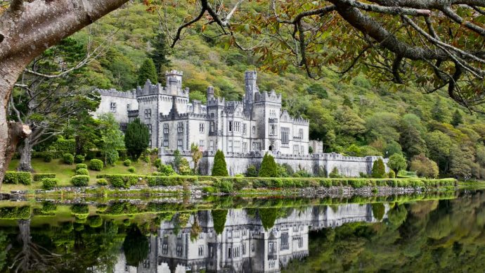 spend-a-romantic-day-at-kylemore-abbey-690x388.jpg