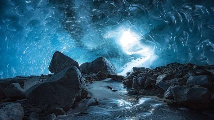 age_of_an_ice_cave_in_D-a-53_1489584938573-690x388.jpg