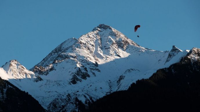 near-the-zillertal-valley-in-tyrol-austria-690x388.jpg