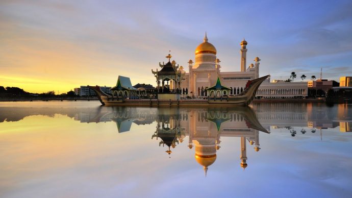 ndar-seri-begawan-the-capital-of-of-brunei-690x388.jpg