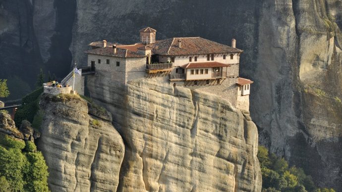 00-feet-high-in-meteora-in-mainland-greece-690x388.jpg