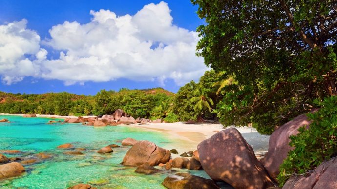 anse-lazio-beach-praslin-island-seychelles-690x388.jpg