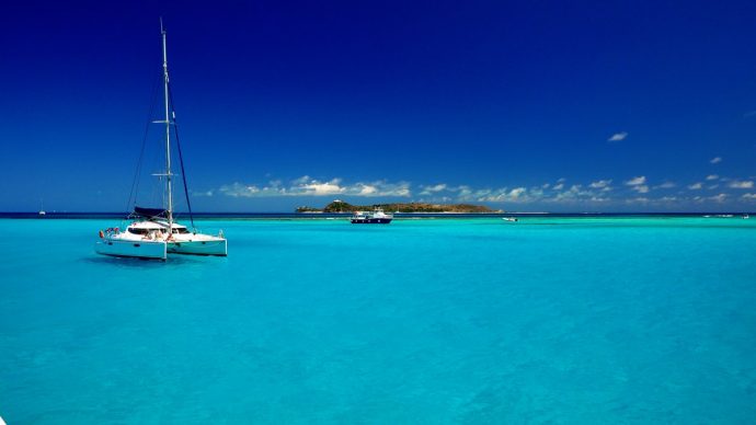 yes-the-water-is-really-this-blue-690x388.jpg