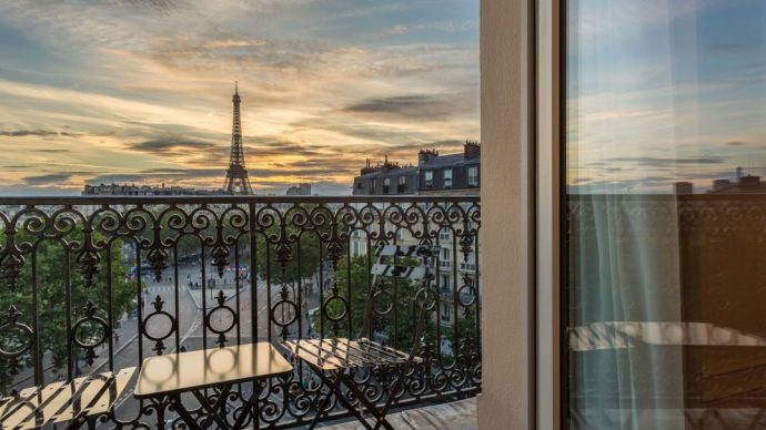 HOTEL-LA-COMTESSE-VUE-PARIS-690x388.jpg