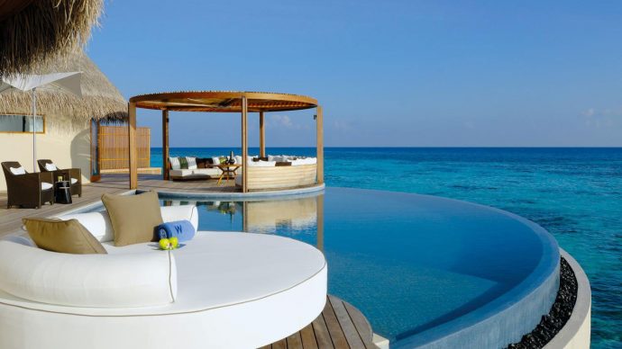 W-Retreat-Spa-Maldives-vue-piscine-690x388.jpg