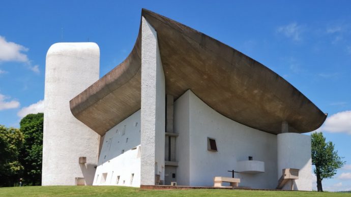 notre-dame-du-haut-in-ronchamp-france-690x388.jpg