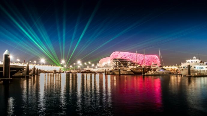 -laser-show-yas-marina-abu-dhabi-super-169-690x388.jpg