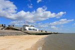 Canvey-Island-is-separated-from-the-mainland-by-a-network-of-creeks.jpg