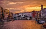 Golden-Sunrise-in-beautiful-Venice.jpg