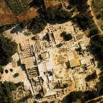 The-largest-of-the-palaces-at-Knossos-was-the-legendary-home-of-King-Minos..jpg