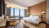 100010-07-I-King-Bed-with-a-View-Andaz-Singapore.jpg