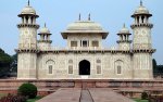 Itmad-Ud-Daulah-Tomb-Agra.jpg